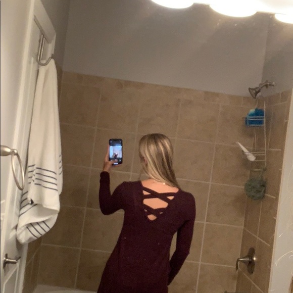 maroon sweater - Picture 2 of 3